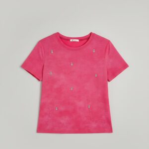 Camiseta de algodón con estampado para niño de LC Waikiki en color fucsia.
