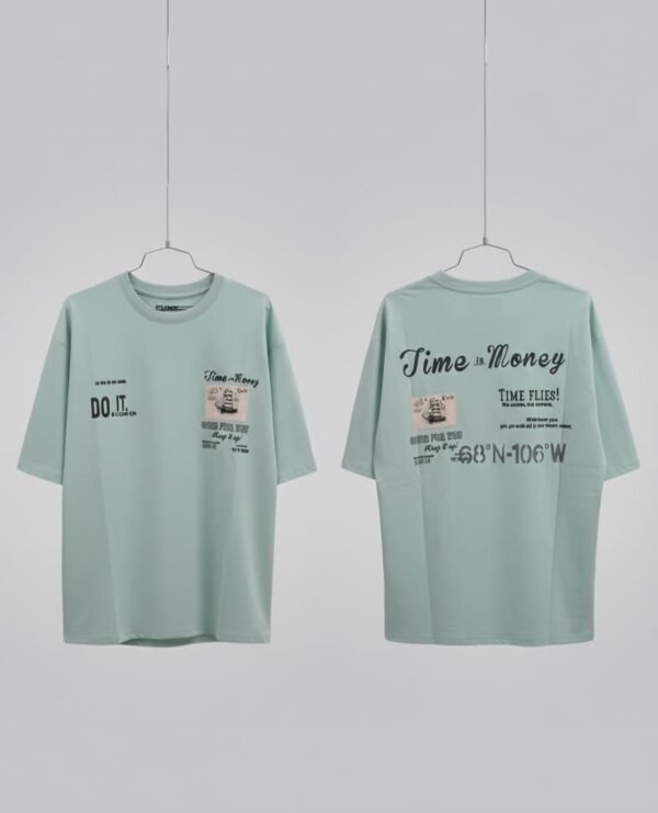 Camiseta de color verde menta con gráficos y texto impresos