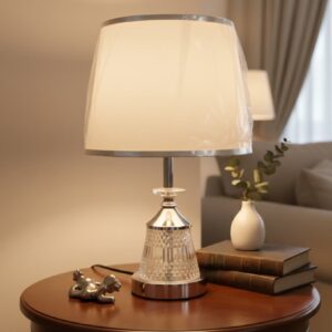 Lámpara de mesa moderna con base de acrílico y plateada