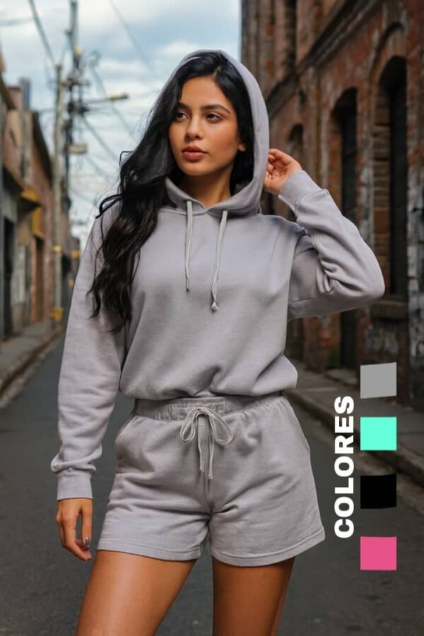 Conjunto de ropa de estar por casa con camisa plisada arrugada y botones