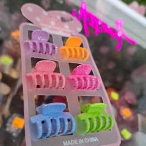 Pellizcos brillantes de diferentes diseños