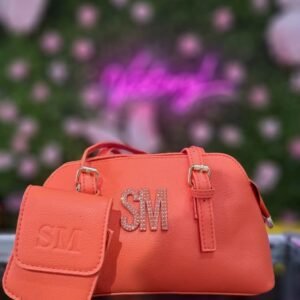 Bolso y monedero a juego.