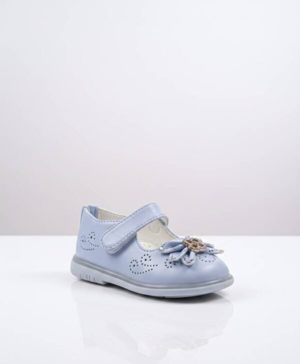 Zapatos para bebé de la marca Chicco, modelo Flirty en color azul.