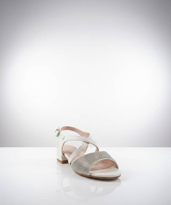 Sandalias de vestir LifeStride modelo Joy, caracterizadas por sus tiras decoradas con pedrería y tacón bajo