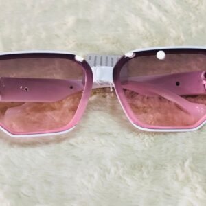 Gafas de sol cuadrados con armazón blanco y lentes degradados en tono rosa/púrpura