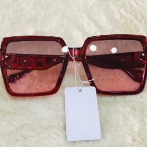 Gafas de sol marca VisoONE modelo cuadrado de gran tamaño están diseñadas para complementar una variedad de formas de cara con un estilo audaz