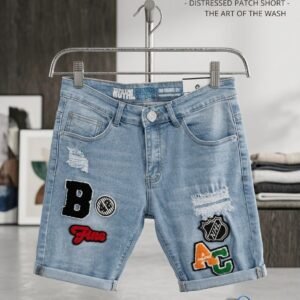 Bermudas vaqueras de la marca Mayoral, modelo de la línea Royal Spirit con parches y efecto desgastado.