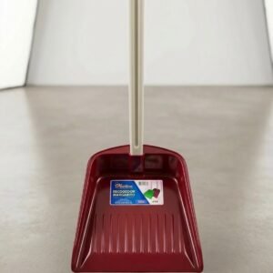 Recogedor de basura con base de plástico rígido