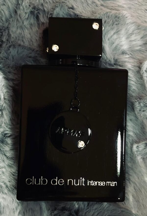 Perfume para hombre Armaf Club de Nuit Intense Man.