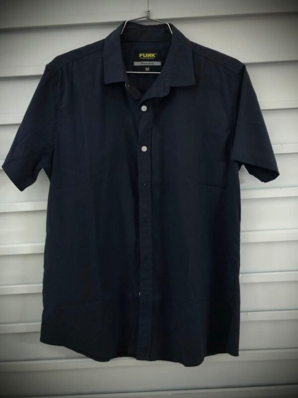 Camisa de manga corta para hombre de cuello clásico