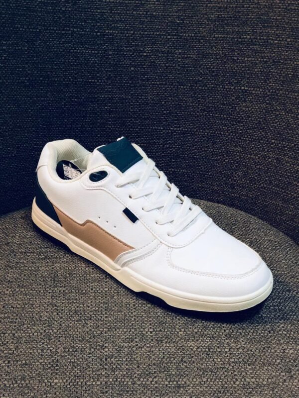 Zapatillas urbanas versátil ideal para un estilo casual diario