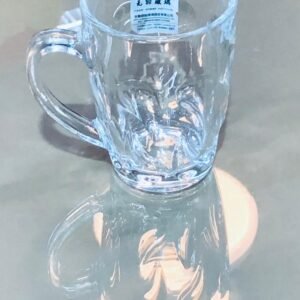 Taza de vidrio transparente con asa