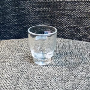 Vaso de chupito (o caballito), comúnmente utilizado para servir porciones pequeñas de licores.