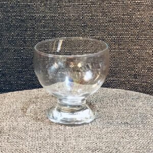 Copa de cristal diseñada específicamente para ginebra