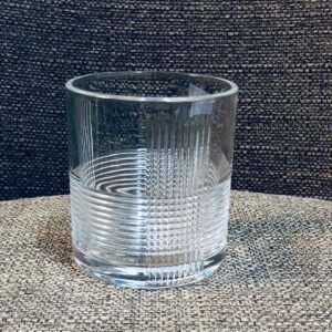 Vaso para whisky con diseño estriado