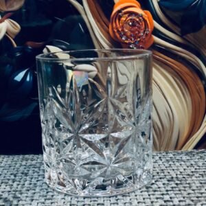 Vasos bajos de vidrio tallado, ideal para servir whisky, bebidas o agua