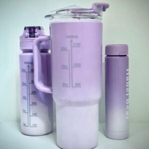 Juego de vasos térmicos y botellas de agua tipo tomatodo.
