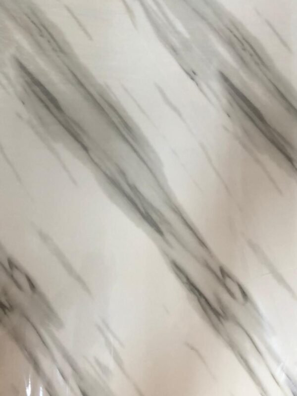 Papel tapiz 60x60cm con diseño de mármol tipo Calacatta
