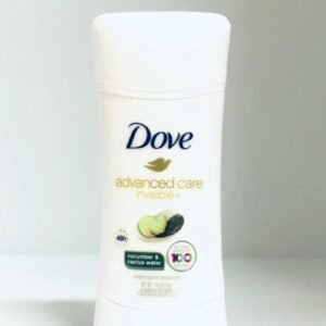 Desodorante antitranspirante en barra Dove Advanced Care Invisible+ en la fragancia Cucumber & Cactus Water