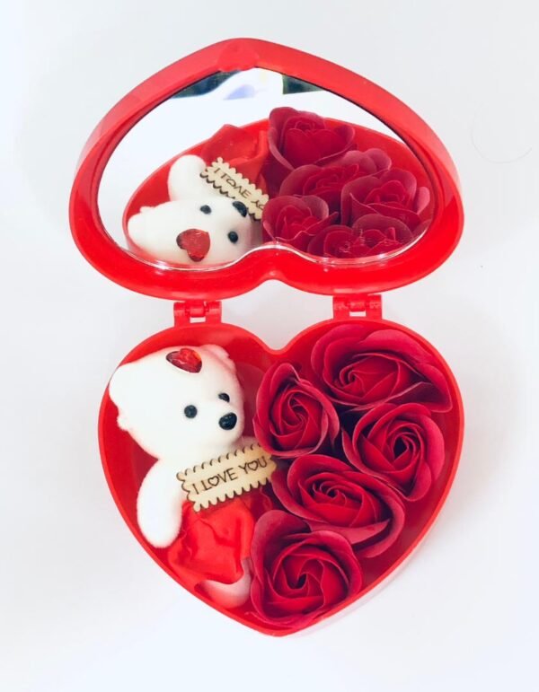 Caja de regalo en forma de corazón, diseñada específicamente para celebraciones como San Valentín