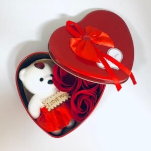 Expresión de afecto romántico acompañada de detalles de regalo