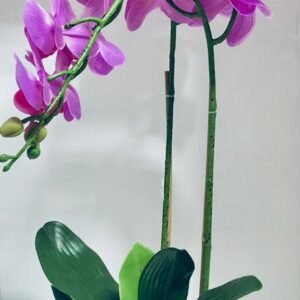 Arreglo floral de orquídeas artificiales