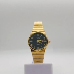 Reloj analógico de cuarzo dorado con esfera negra y correa de acero inoxidable tipo brazalete