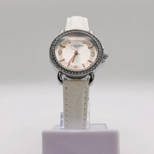 Reloj de mujer de la marca Limited con una correa de cuero blanca y una esfera adornada con cristales.