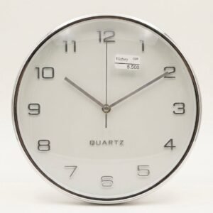 Reloj de pared con estilo clasico