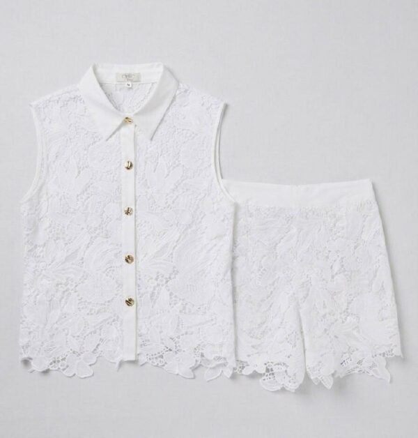 Conjunto de Blusa y Falda de Encaje Blanco