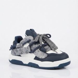 Zapatilla deportiva para niños con cordones decorativos
