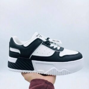 Zapatilla Deportiva Bicolor Blanca y Negra